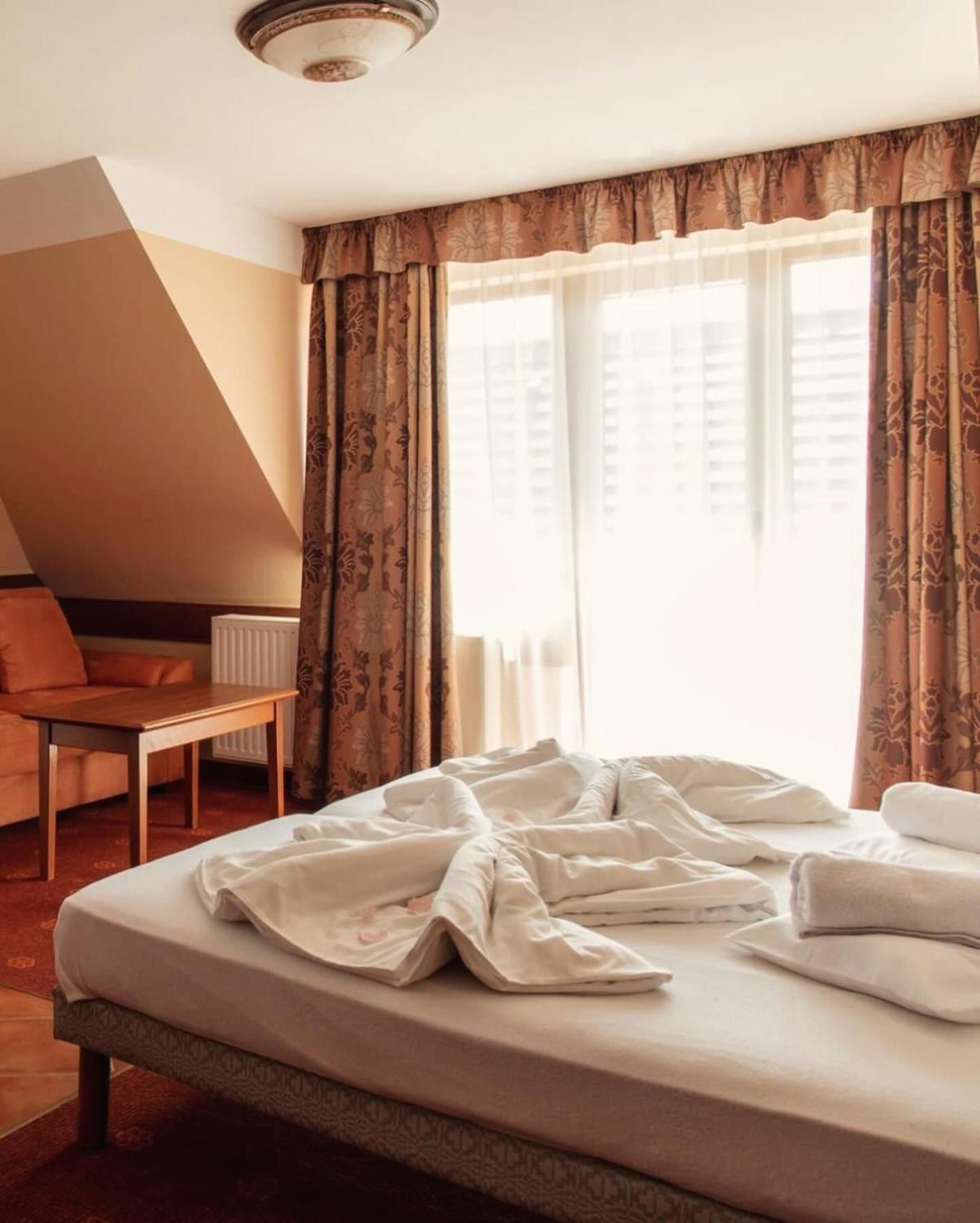 Fonix Wellness *** 1 A Epulet Bed and Breakfast Hévíz Eksteriør billede