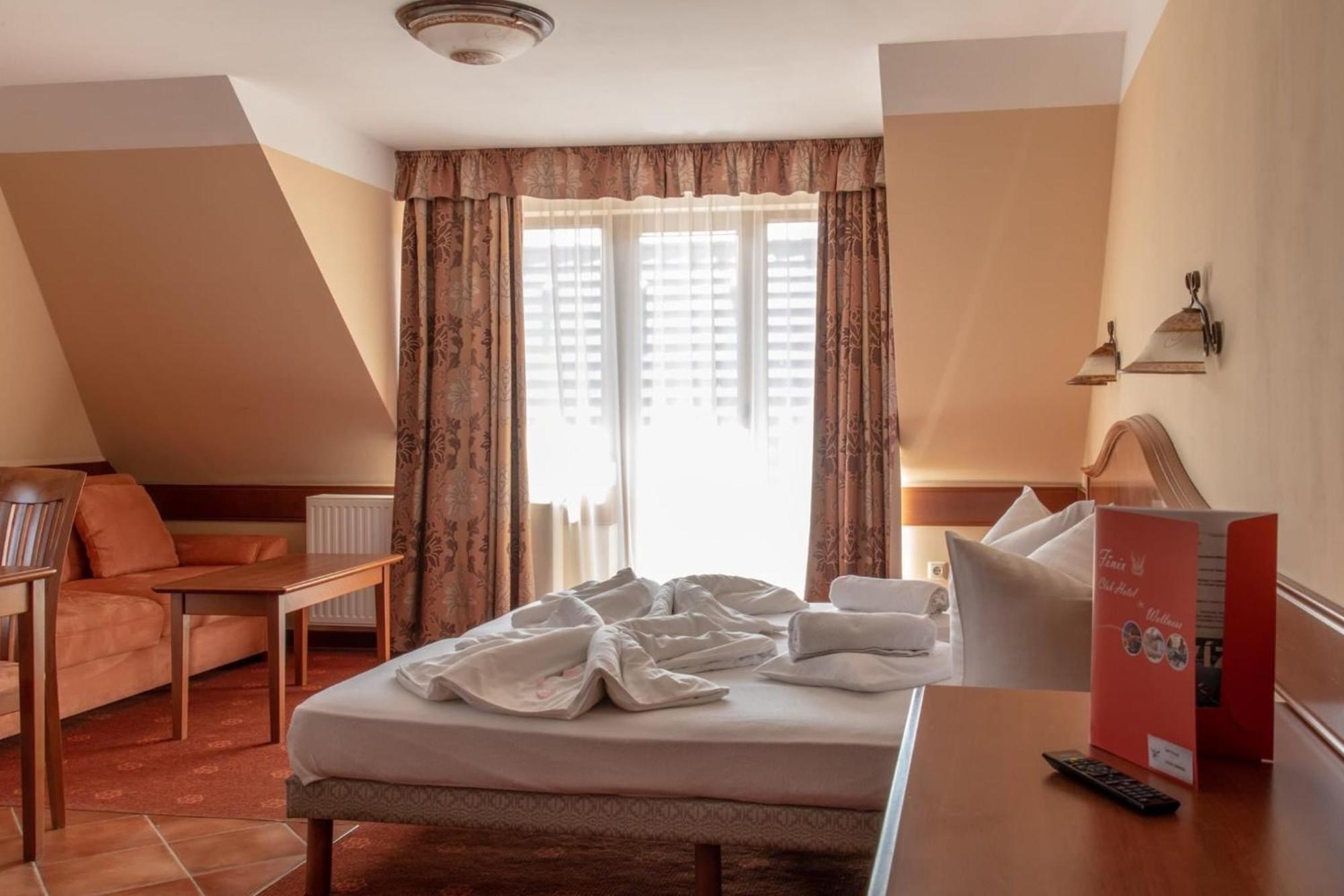 Fonix Wellness *** 1 A Epulet Bed and Breakfast Hévíz Eksteriør billede